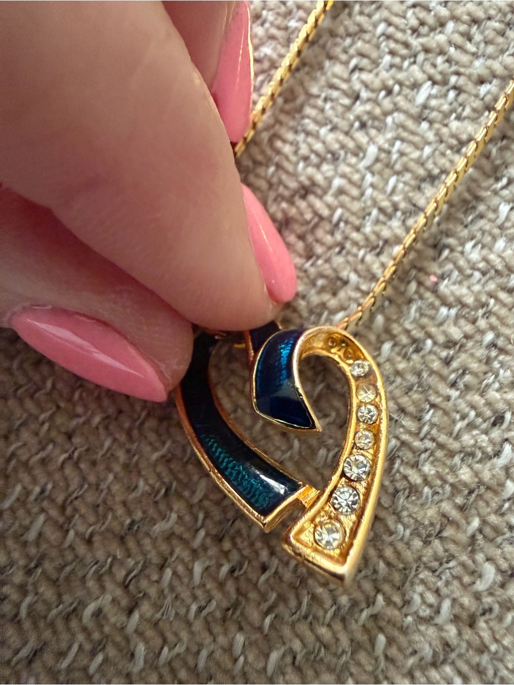 Dior Gold-Heart Motif Pendant Necklace - Picture 8 of 8